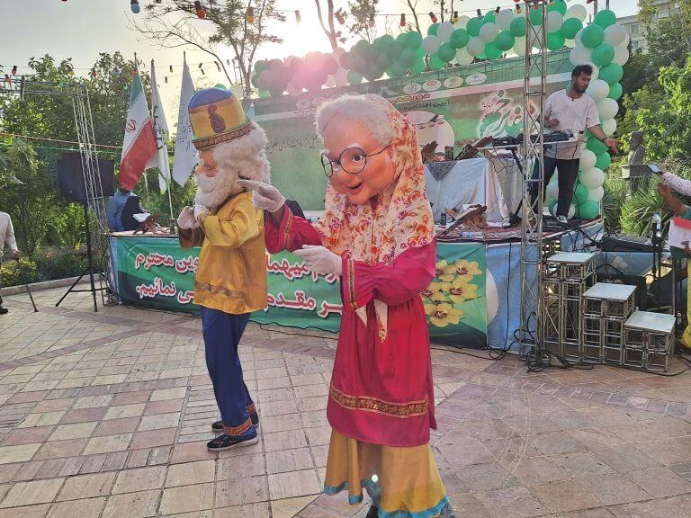 جشنی به مناسبت عید غدیر همراه با پذیرایی