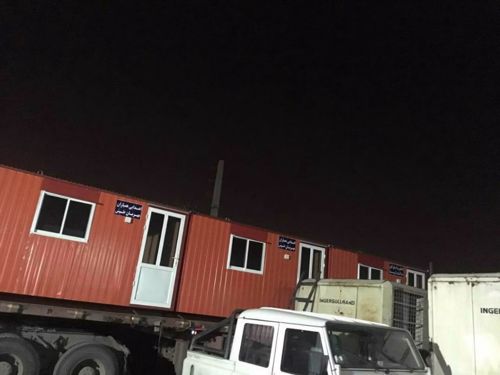 هدایا و کمک به زلزله زدگان