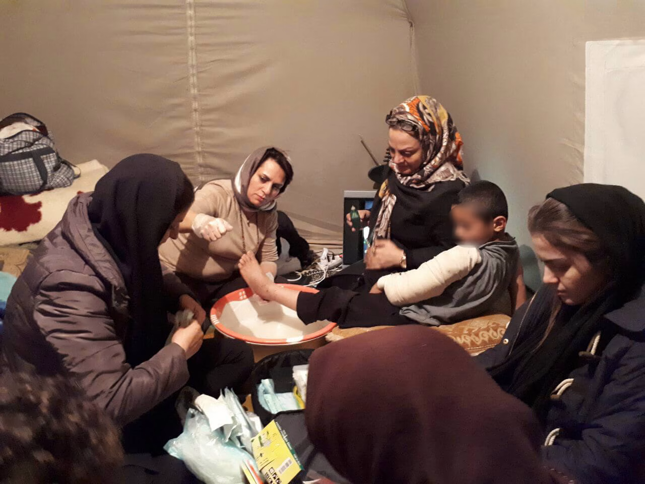 کمک و خدمت‌رسانی به سیل‌زدگان و زلزله‌زدگان