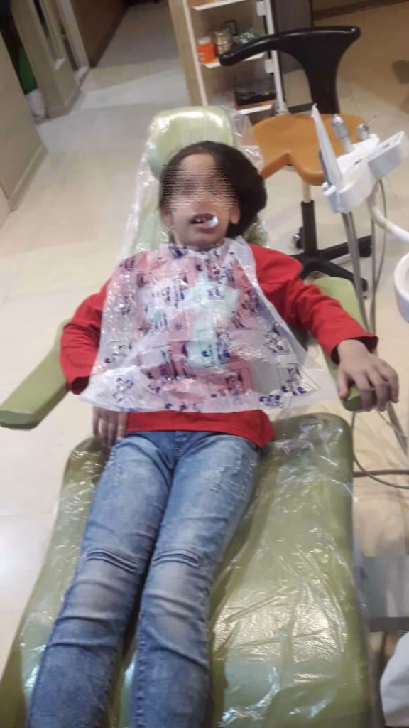 یکی دیگر از خدمات پزشکی طپش در زمینه دندانپزشکی ست. ارجاع کودکان و خانواده به دندانپزشک جهت کمک به بهبود و رفعبیماریهای دهان و دندان می باشد.